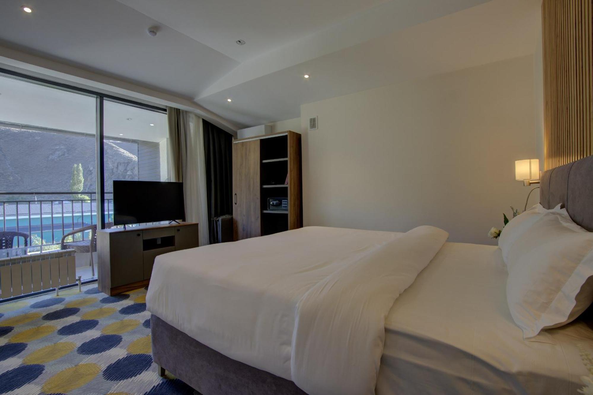 Grand Khan Tengri 4* Naryn Экстерьер фото