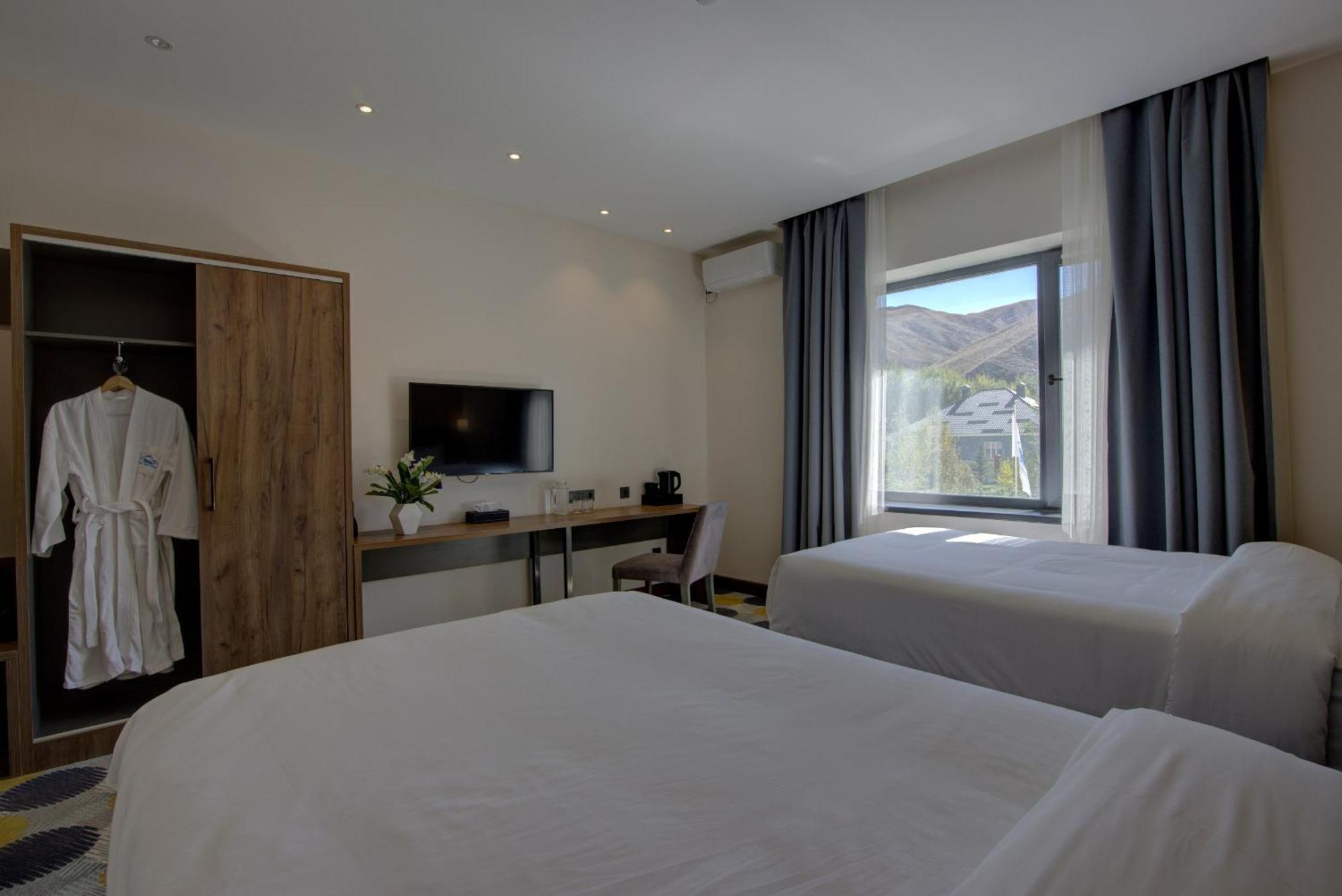 Grand Khan Tengri 4* Naryn Экстерьер фото